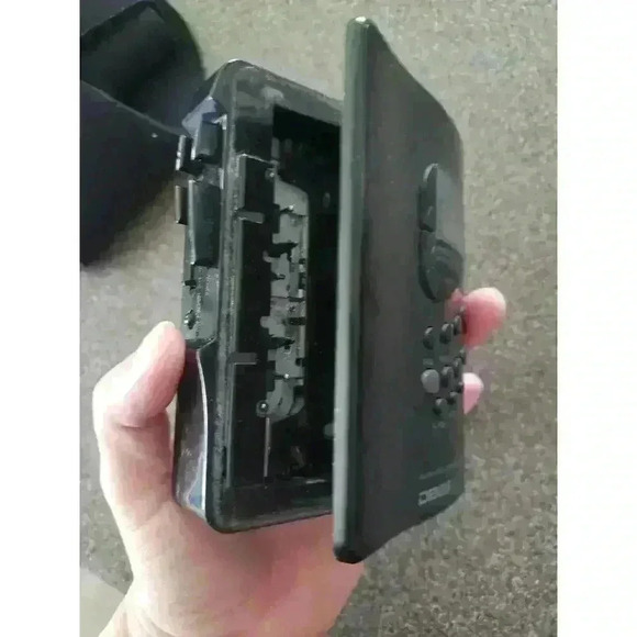 Koss PP105 Stereo Cassette tape Walkman am/ fm radio neoprene tune belt ddbs y2k - Picture 2 of 9